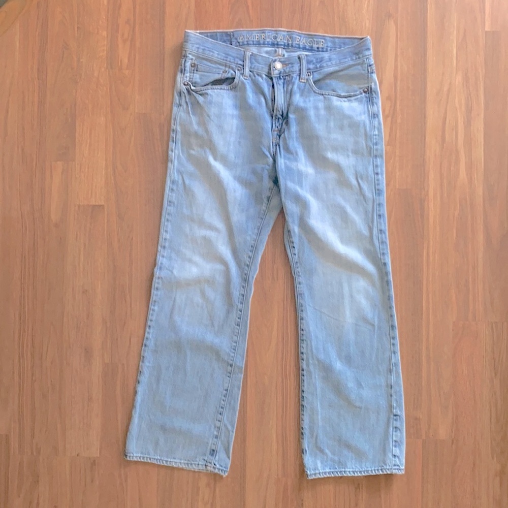 AEO original bootcut jeans, size 32/30. Light wash. Good condition.